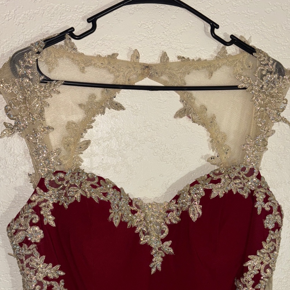 Elegant Burgundy & Gold Lace Formal Gown – Mermaid Style – Prom / Evening Dress